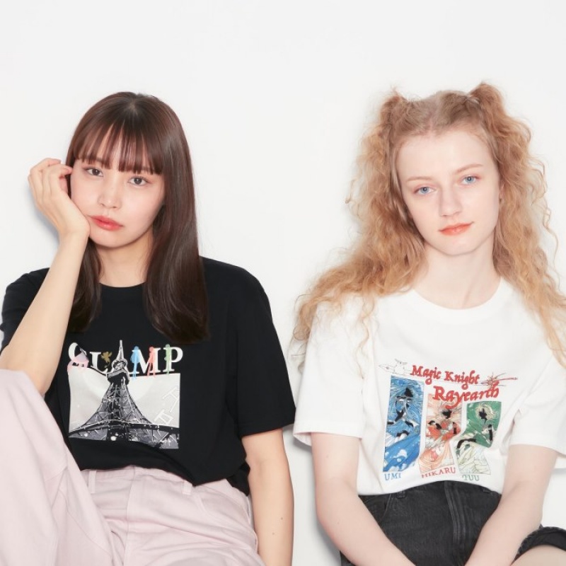 Black Uniqlo The World of CLAMP UT Short Sleeve Women T Shirts | 8023372