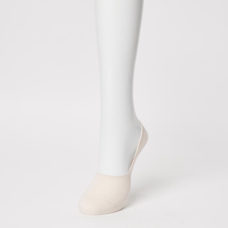 White Uniqlo Footsies (3 Pairs) Women Socks | 5553064